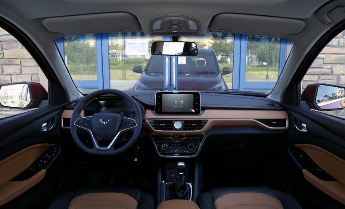 五菱宏光s3和长安欧尚cx70哪个好,五菱宏光s3新款2022款自动挡7座