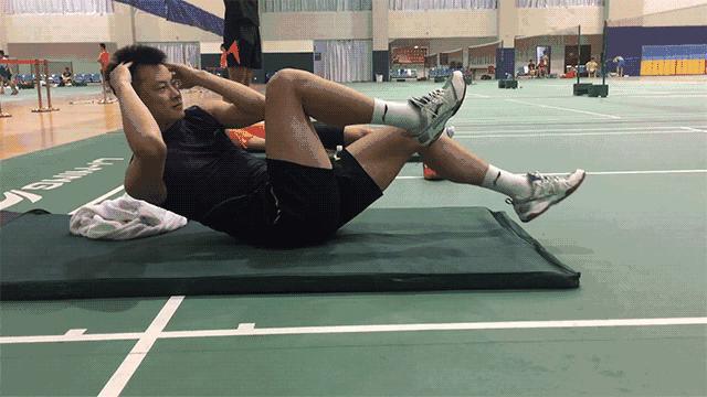 国家队运动员每天是怎么训练的,乒乓球国家队体能训练