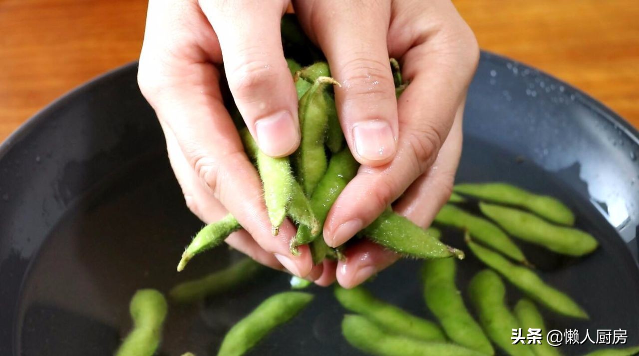 煮带壳的毛豆怎么不会发黄,怎样才能煮出翠绿的毛豆