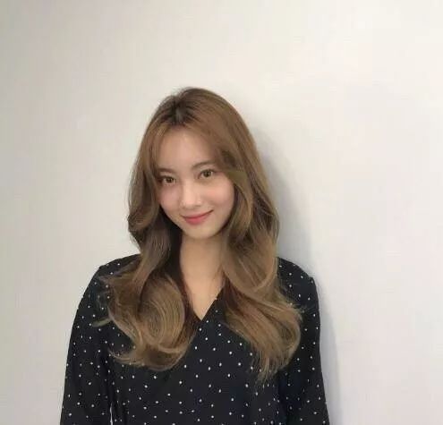 大脸显脸小发型女2020流行发型,脸小短发发型女2021流行发型减龄