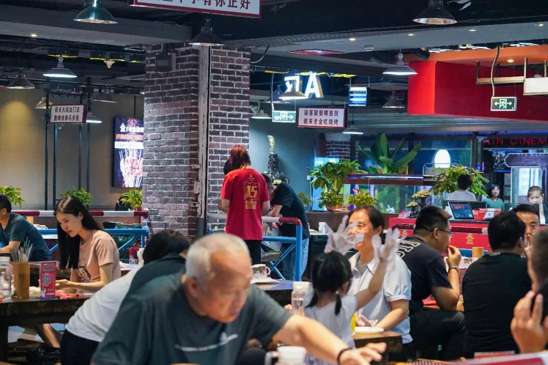 济南老金烧烤和老胖烧烤哪个好,带你来美食街逛逛