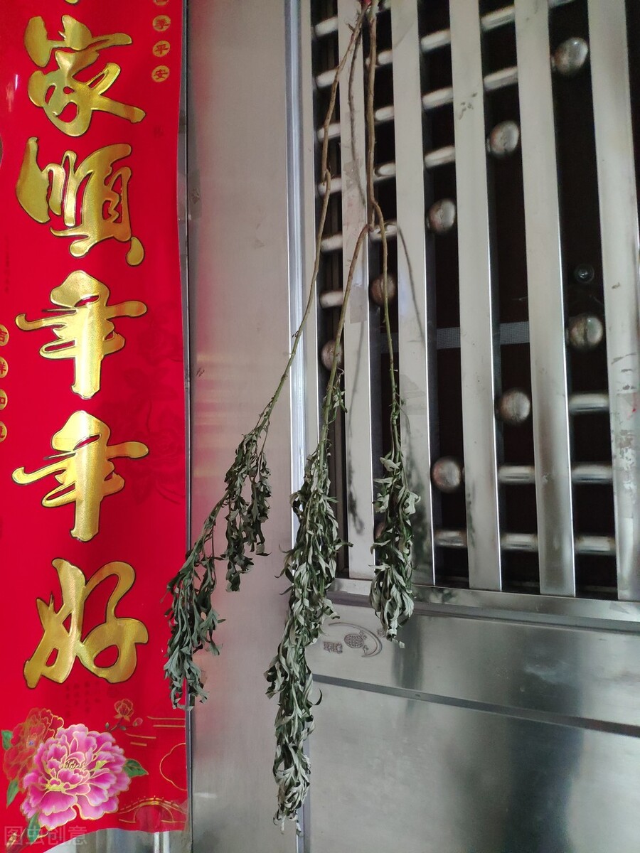 夏至到来，端午悬挂房前的艾草如何处置？5句老话知晓干艾5去处