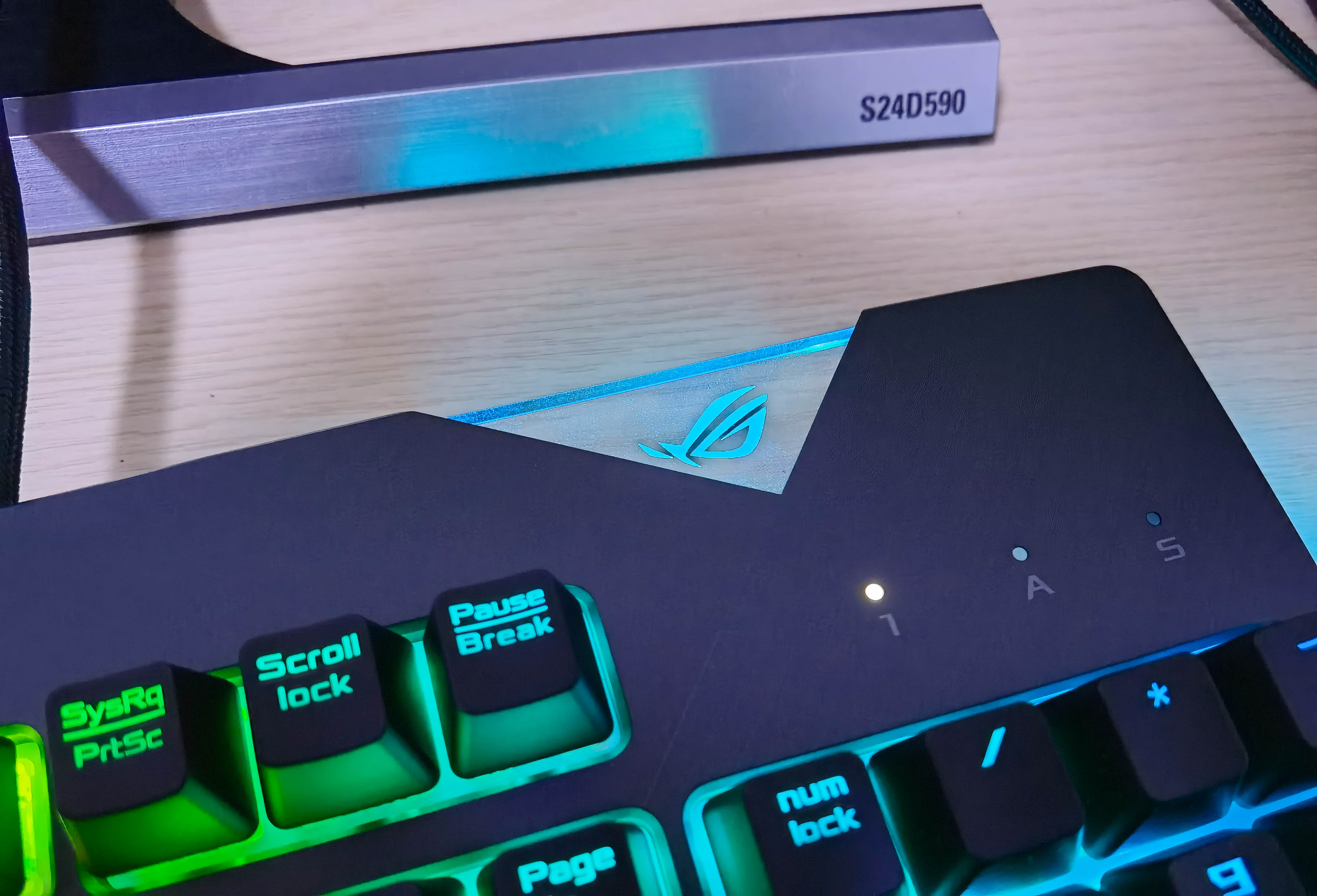 华硕rogflare键盘,rogstrixflare有线机械键盘