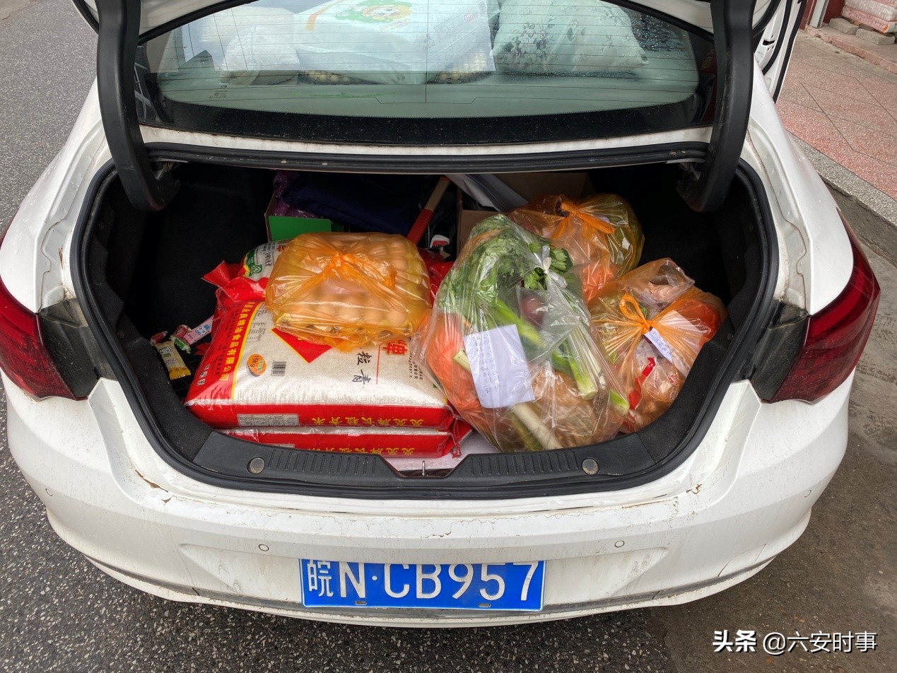 漫水河镇：志愿“代购团”群众齐点赞