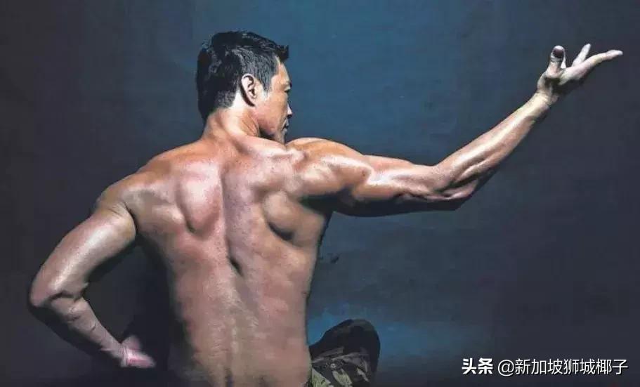 新加坡星二代被微博网友骂哭了...