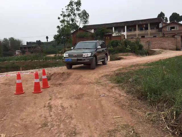 2024款玫瑰丰田陆地巡洋舰测评,丰田陆地巡洋舰4700驾驶感受