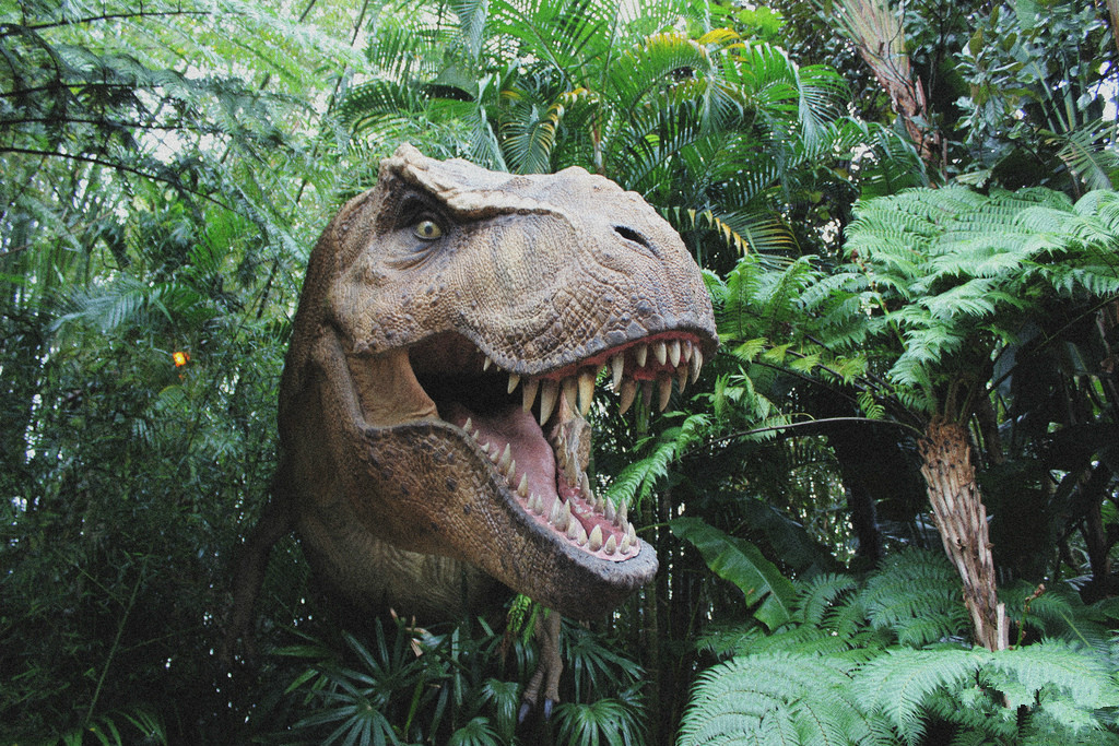 寻找侏罗纪世界中的火山岛,和“驯龙高手”一起拯救史前小短手!