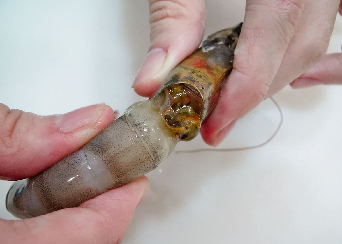 青虾怎么改刀为蝴蝶虾呢,蝴蝶虾的改刀方法