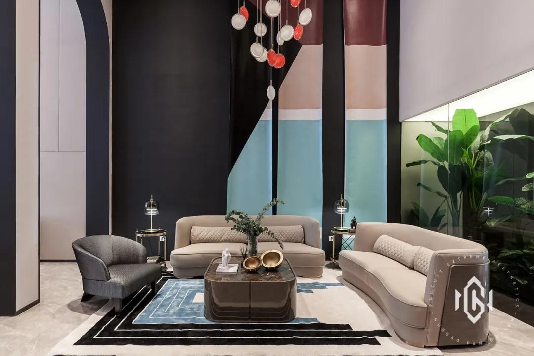 鍘﹂棬閬囪缇庡绌洪棿,鍘﹂棬楂樼缇庡绌洪棿