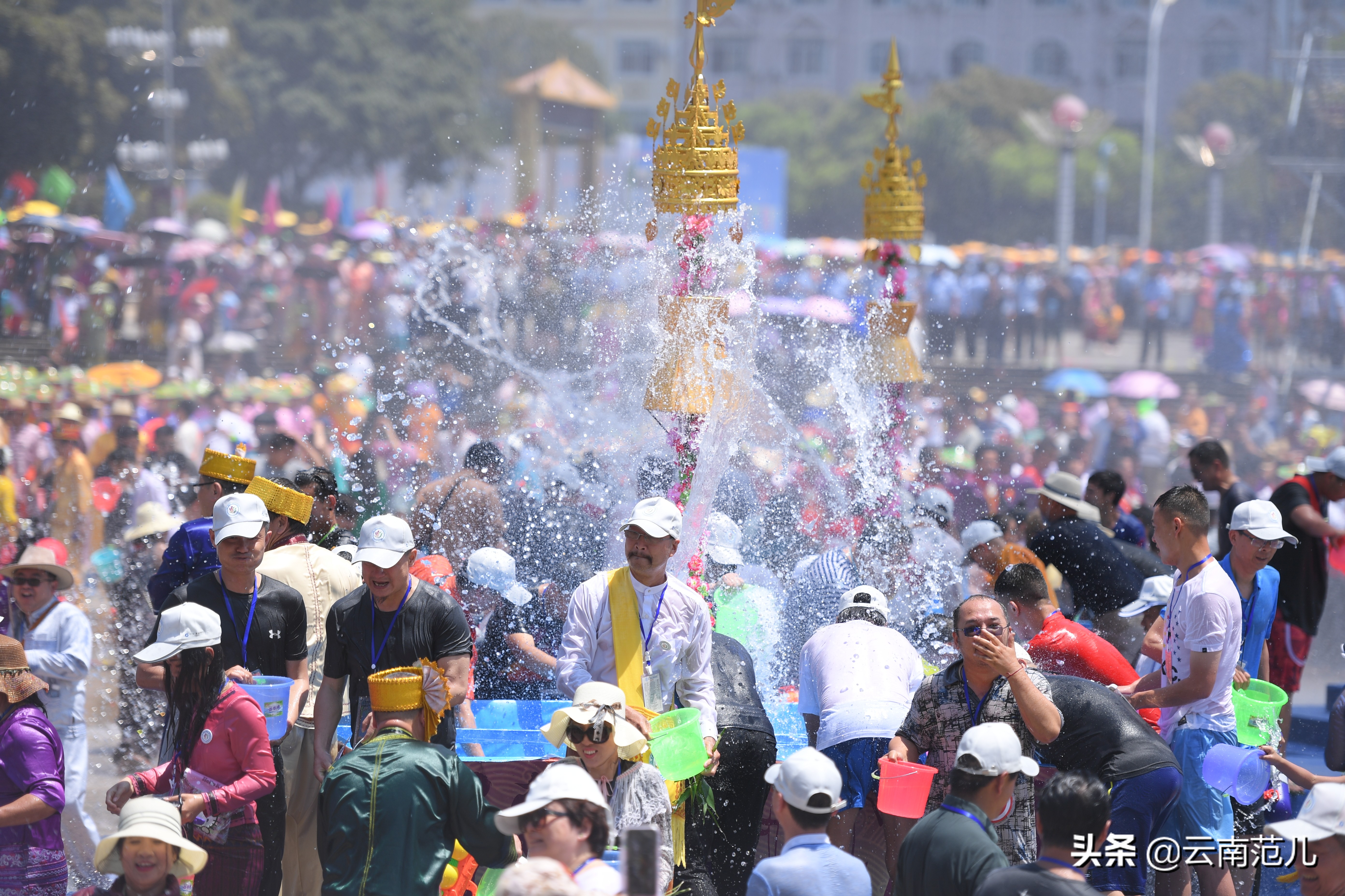 2017德宏芒市国际泼水狂欢节,不一样的德宏芒市泼水节