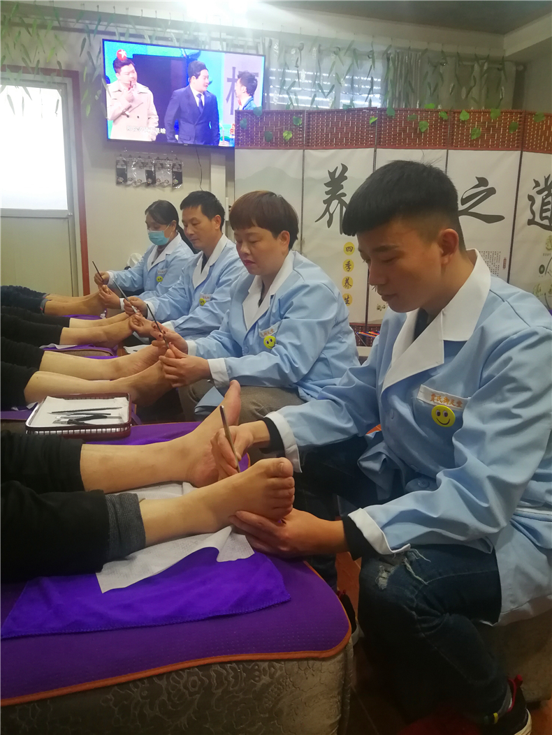 最美修脚师郭丽娟,河南孟津郭丽娟