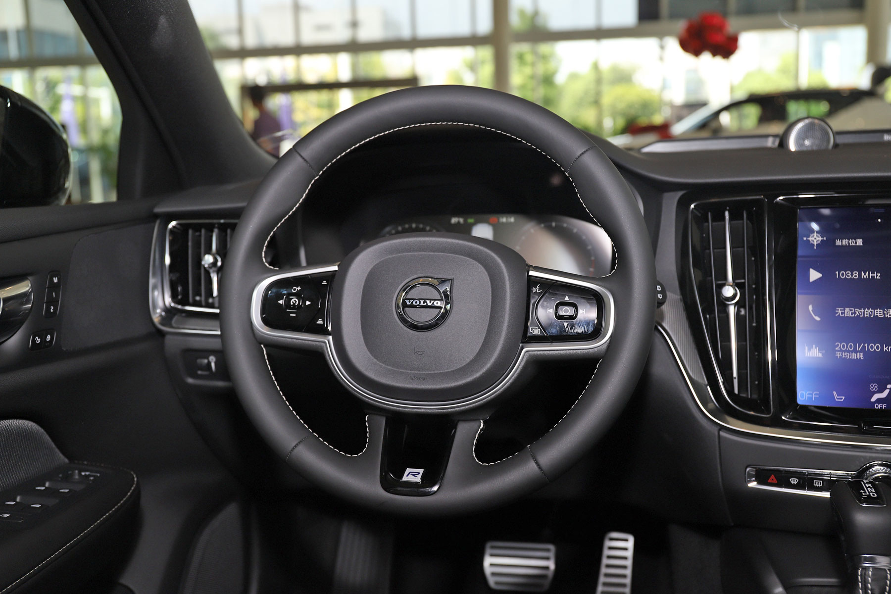 沃尔沃v60是旅行车还是旅行轿车,沃尔沃v60旅行选哪个版本