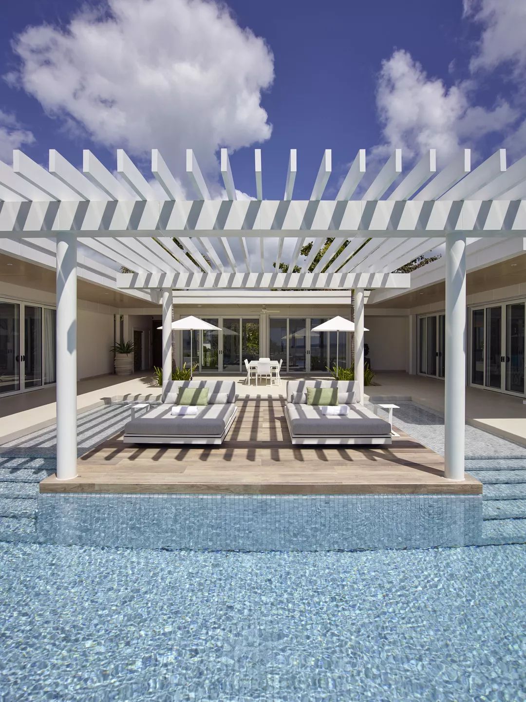 世界最贵酒店一晚460万,广东最贵别墅度假村