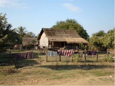 中国小伙去缅甸旅游:买一条特产皮带,回去看过标签后尴尬了