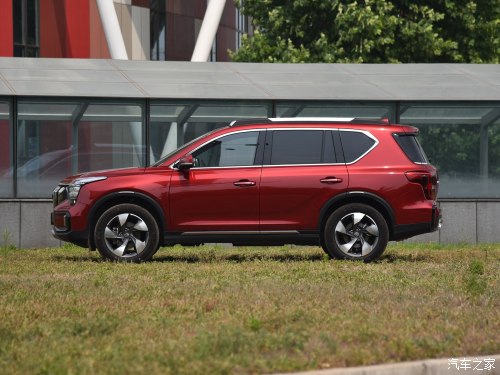 后车门被撞了个坑修多少钱,汽车被撞了一个坑怎么修复