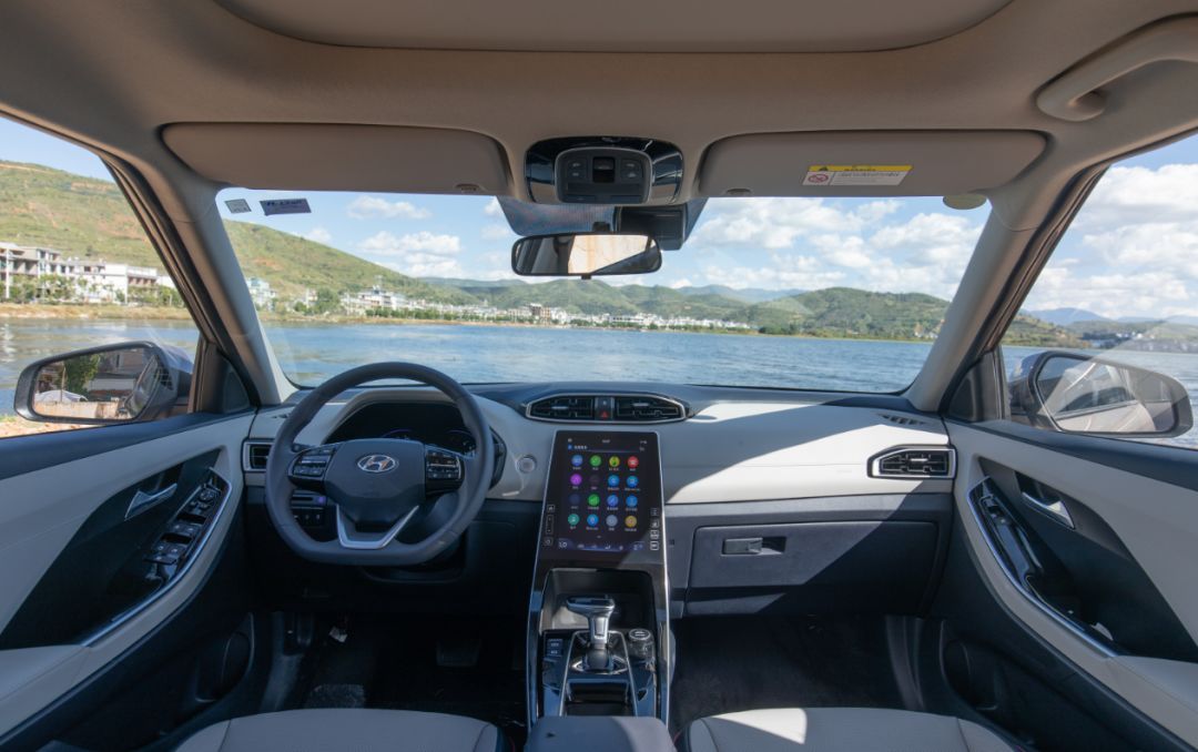 搭载12.3英寸竖屏,百公里油耗才5.3L,试驾北京现代全新一代ix25