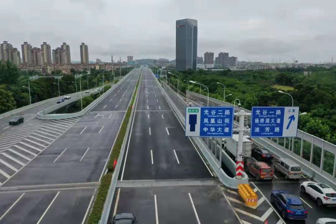 光谷关山大道左岭段,光谷左岭千亿大道