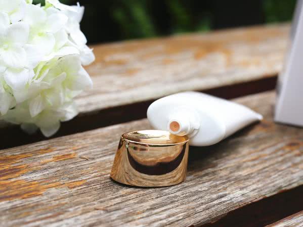 涂bb霜怎么才能不浮粉不脱妆,怎么涂bb霜才不会显得脸很假