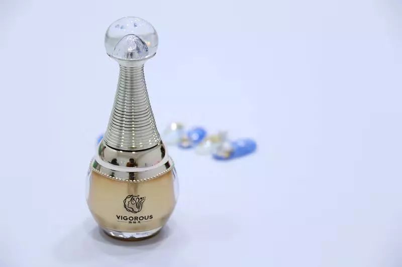 美甲师学一个月能赚多少钱,美甲师能怎么多赚一点钱