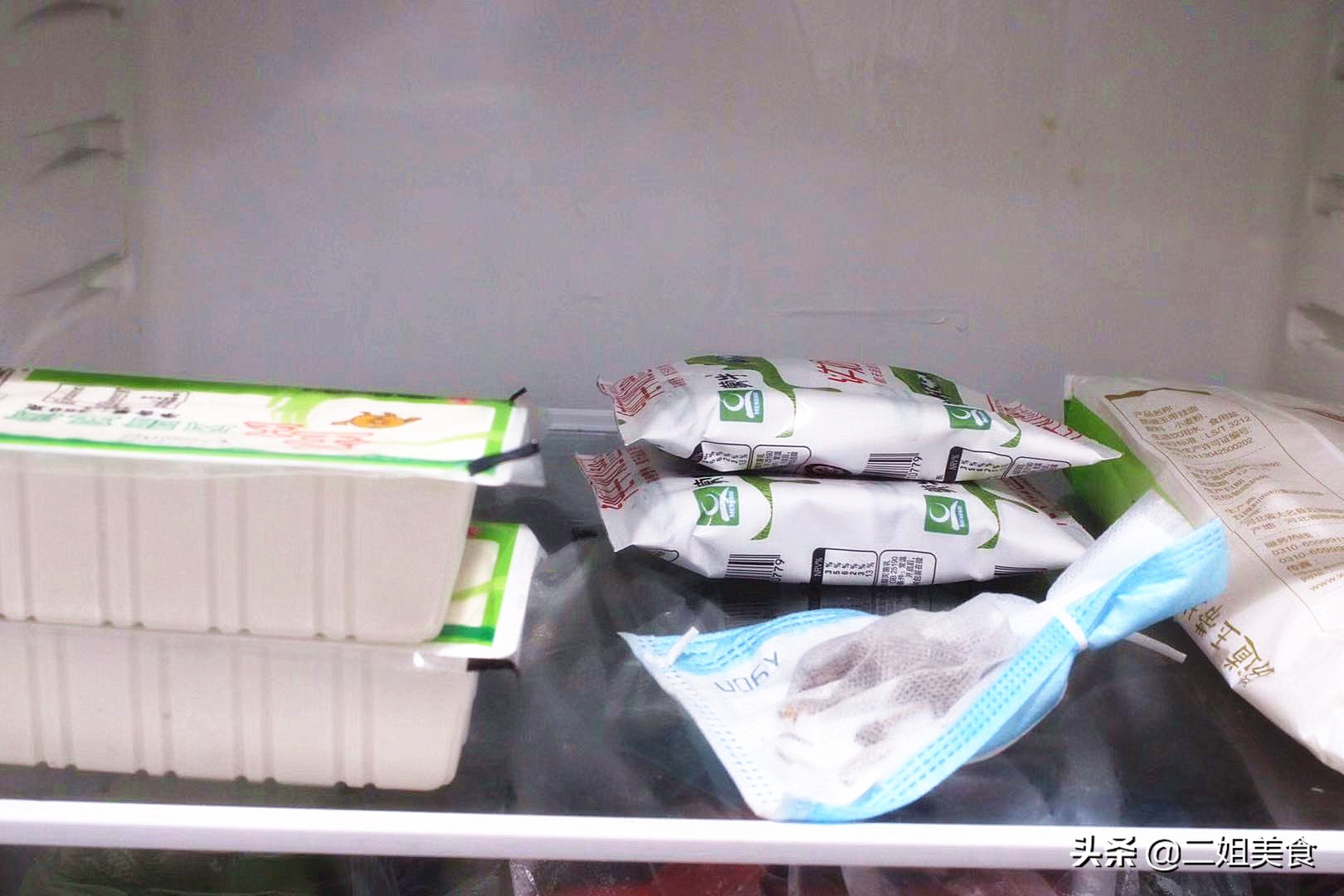 冰箱食物有异味怎么处理,冰箱冷藏食物煮着吃有异味怎么办