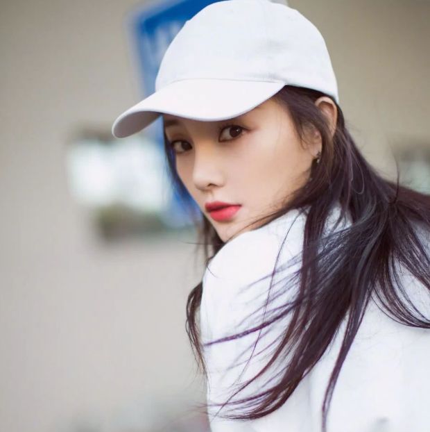 浠庡奖鍚庡埌缃戠孩鐨勬潕灏忕拹,鏉庡皬鐠愪粠褰卞悗鍙樻垚缃戠孩