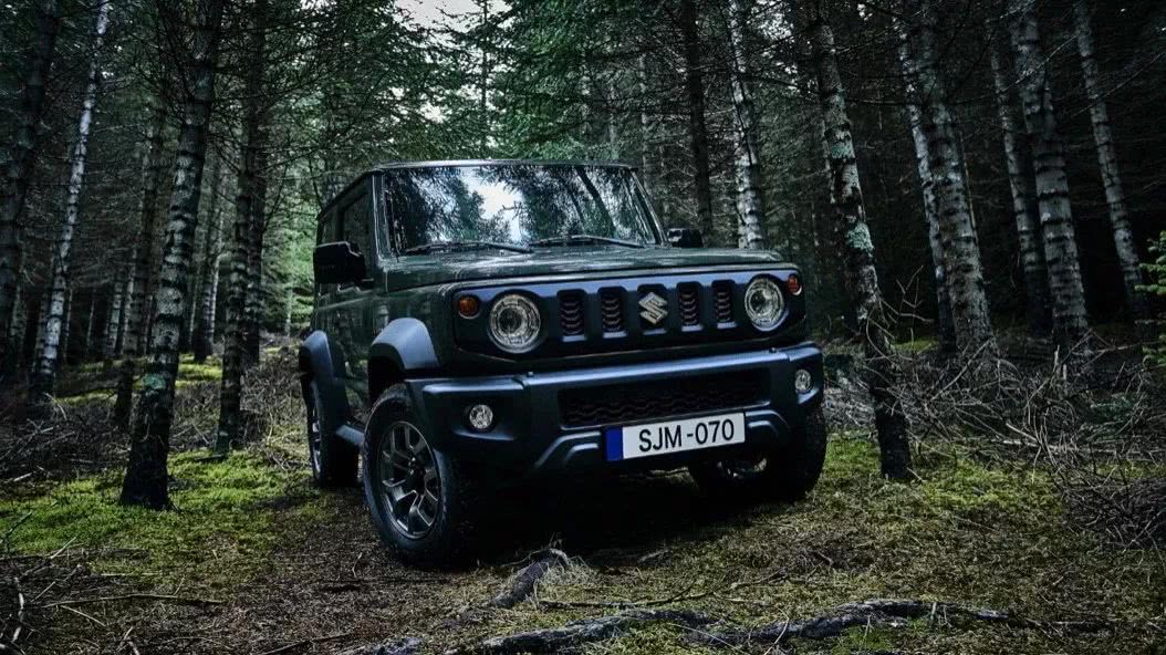 铃木吉姆尼第一视角试驾,铃木吉姆尼进口越野攀爬视频