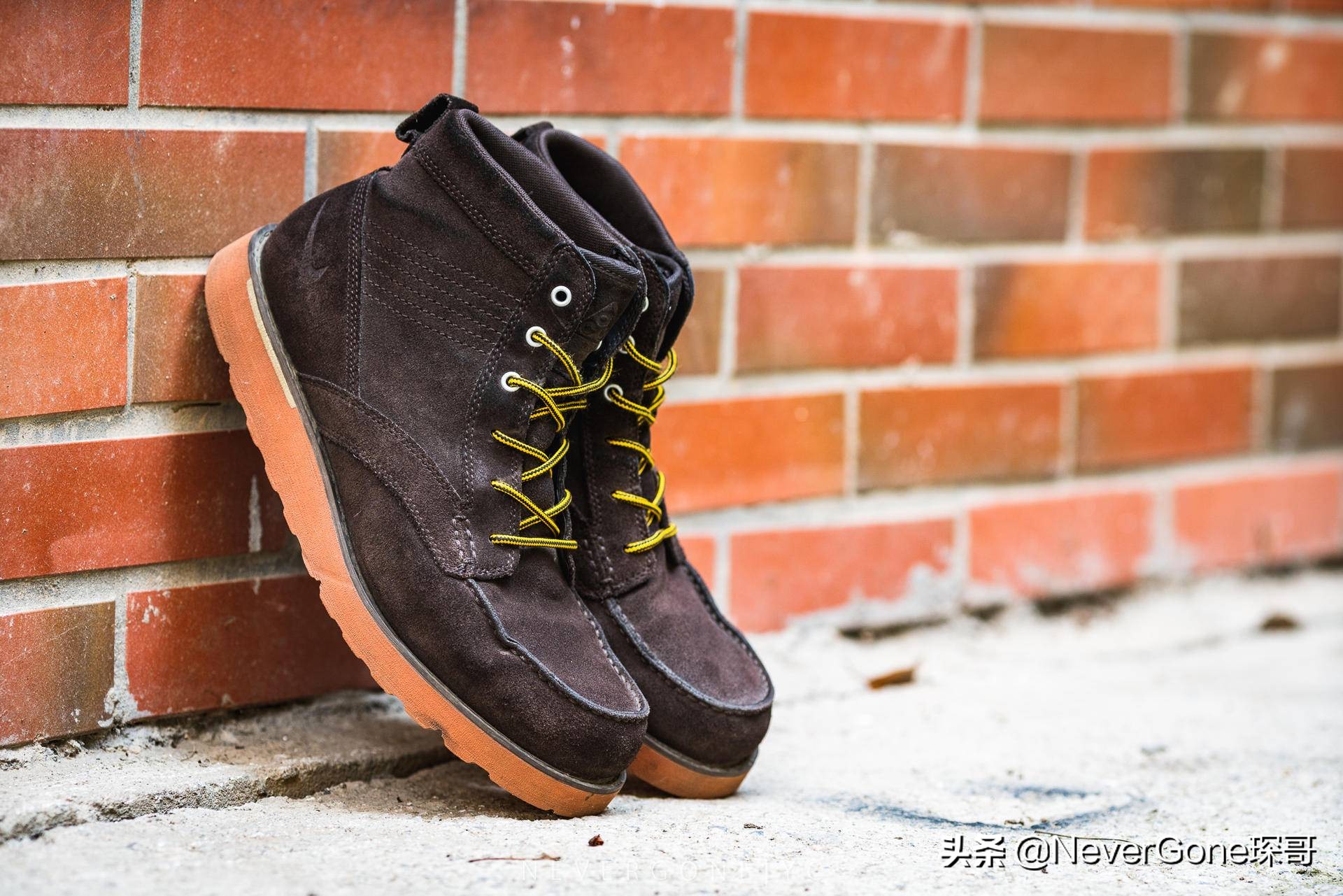 一双nike跑步鞋300,耐克复古经典低帮运动鞋