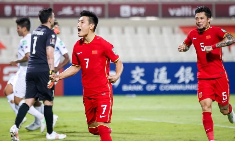 武磊射门踢空锦集,武磊凌空抽射上港1比0领先