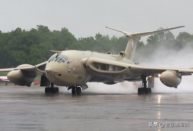 英国胜利者三角翼轰炸机,英国的3v轰炸机