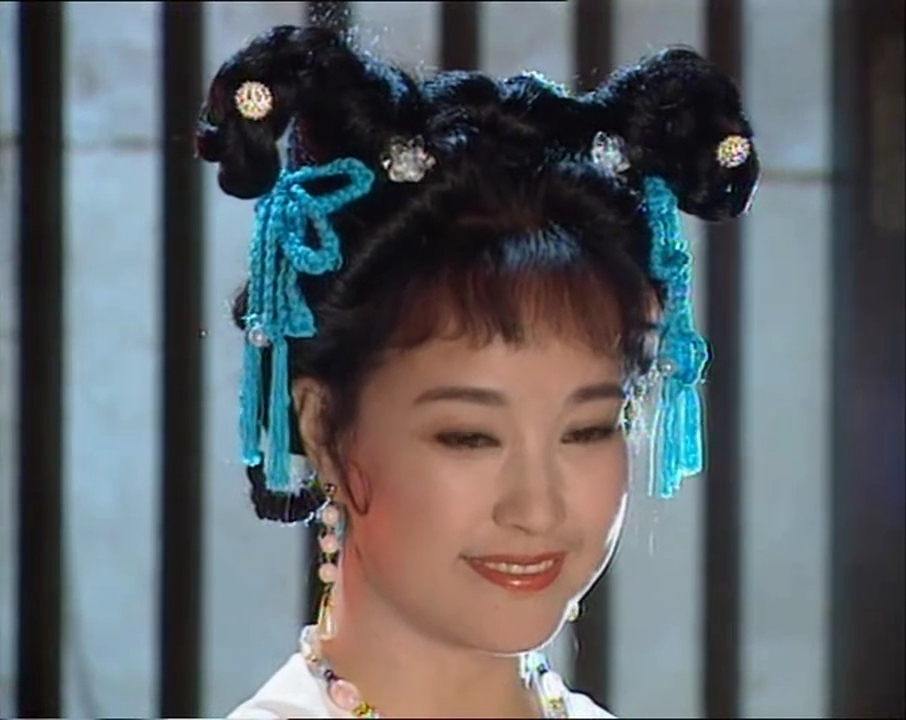 比较火的女明星发型搭配,女明星造型心机发型