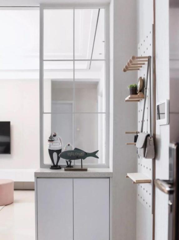 卧室进门正对一堵墙怎么利用,100平婚房布置