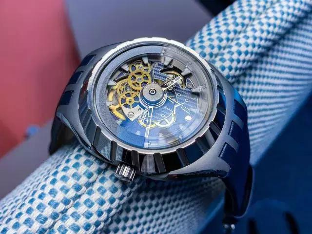 5万多块钱手表,浪琴和斯沃琪手表