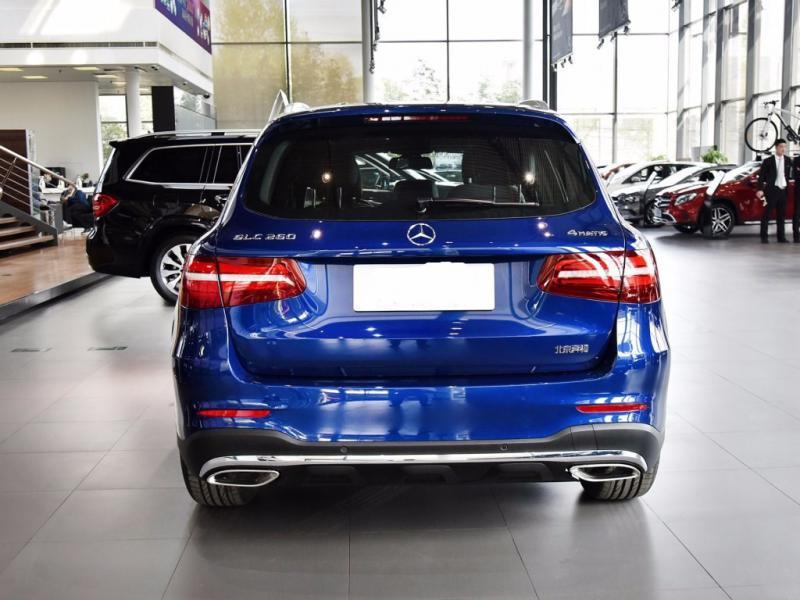 奔驰glc260l2022款豪华版,奔驰glc26021款和22款的区别