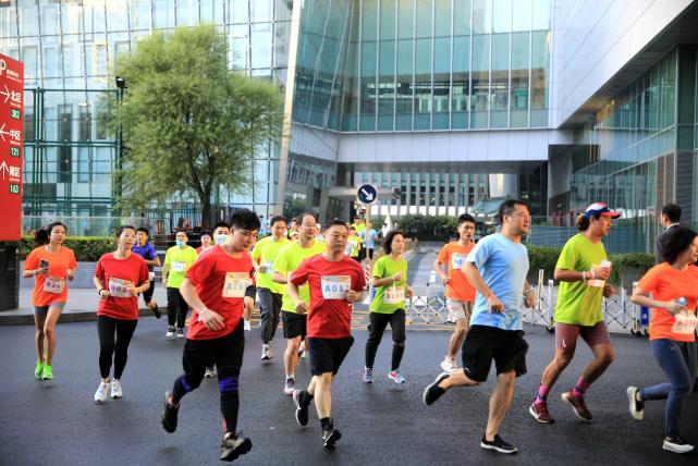 国贸参加马拉松,国贸垂直马拉松