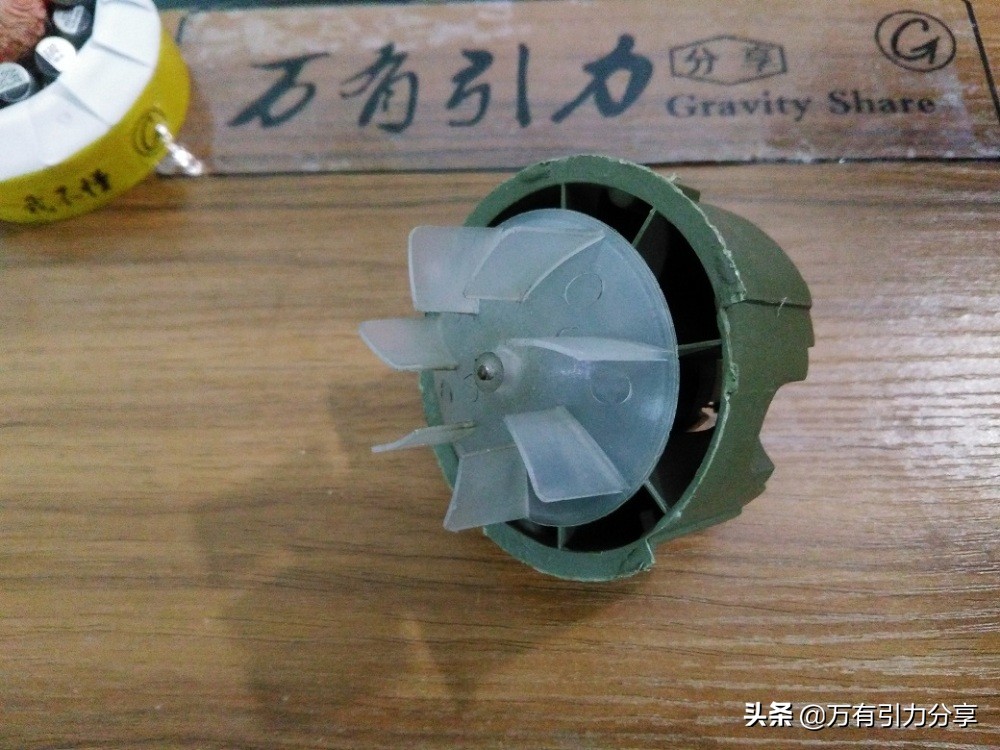 「拆解」家里的吹风机坏了，尝试自己动手，也许能修理好