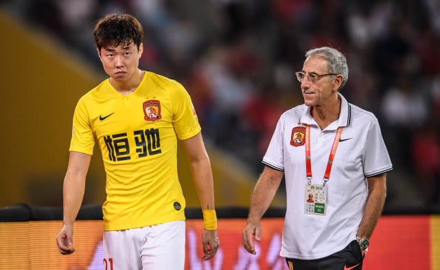 一年的冤屈在夺冠后释怀，你会给本赛季的恒大球员作出什么评价？