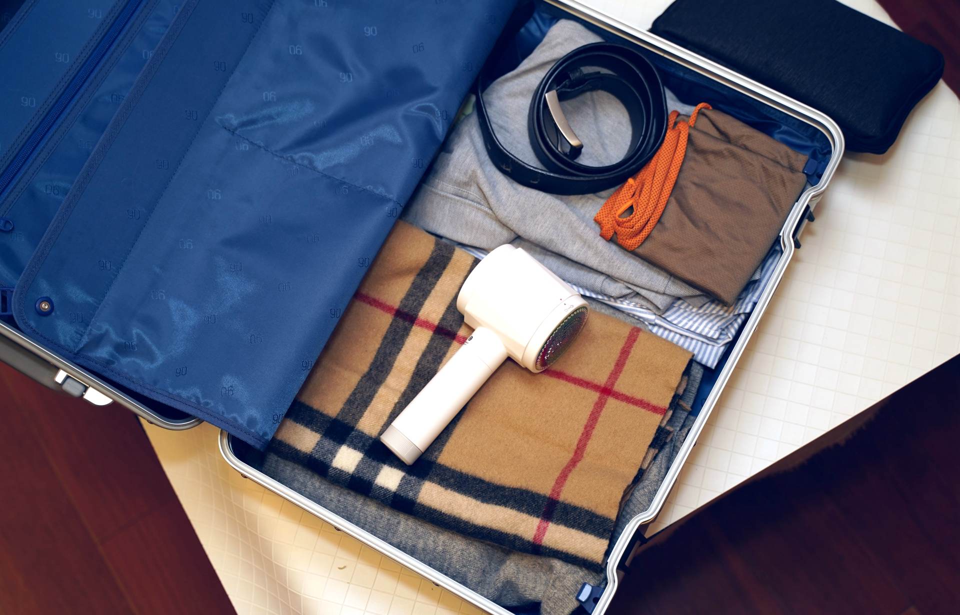 地平线8号登机箱值不值得买,地平线8号行李箱测评全部视频