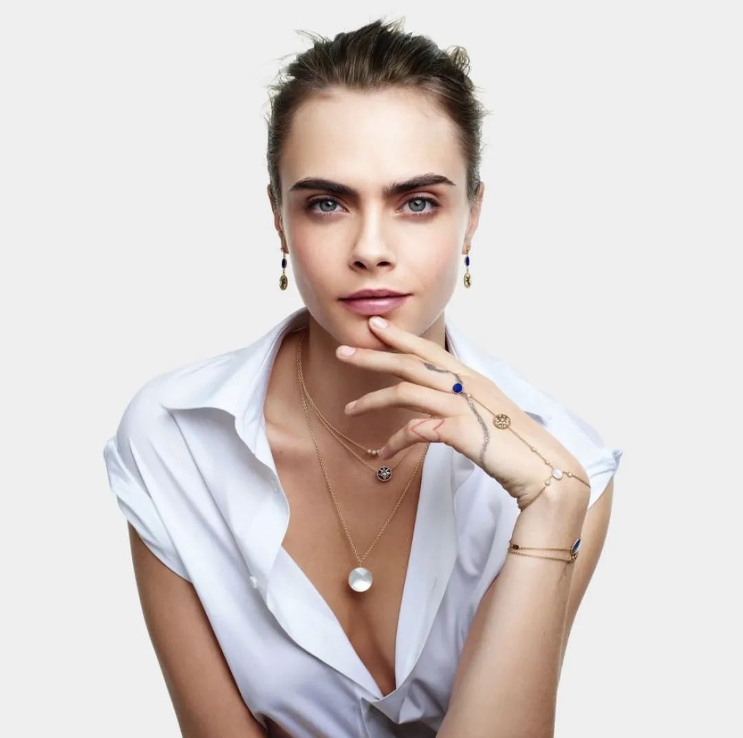 香奈儿珠宝首饰双clogo,香奈儿logo的首饰