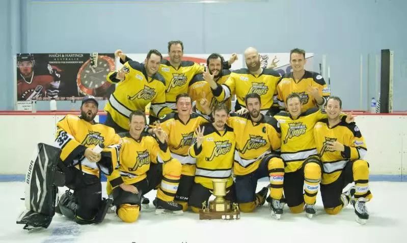 12天内赶制13万件，他帮阿里定制“上市纪念服”