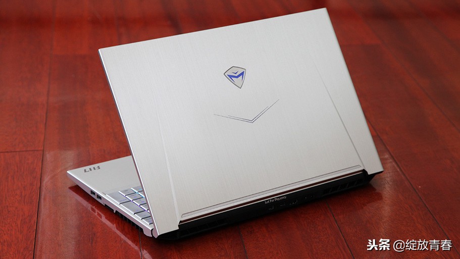 怎样玩吃鸡才能流畅到极致,吃鸡用什么装备最稳