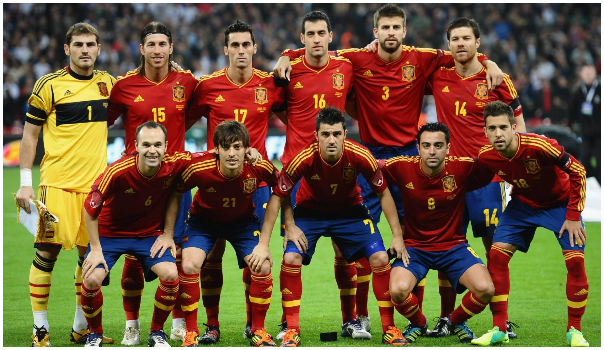 c罗为什么能和梅西相提并论,现在的c罗还能跟梅西比吗