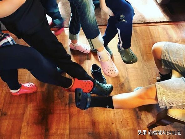 一双被所有人骂丑的鞋,洞洞鞋crocs哪一款最好看