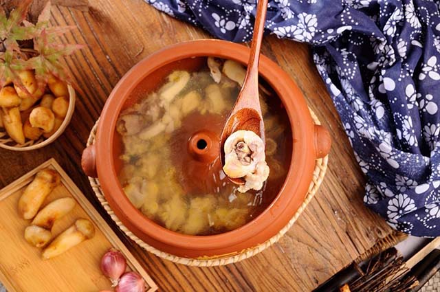 彩云之南孔雀归来,云南汽锅鸡历史文化