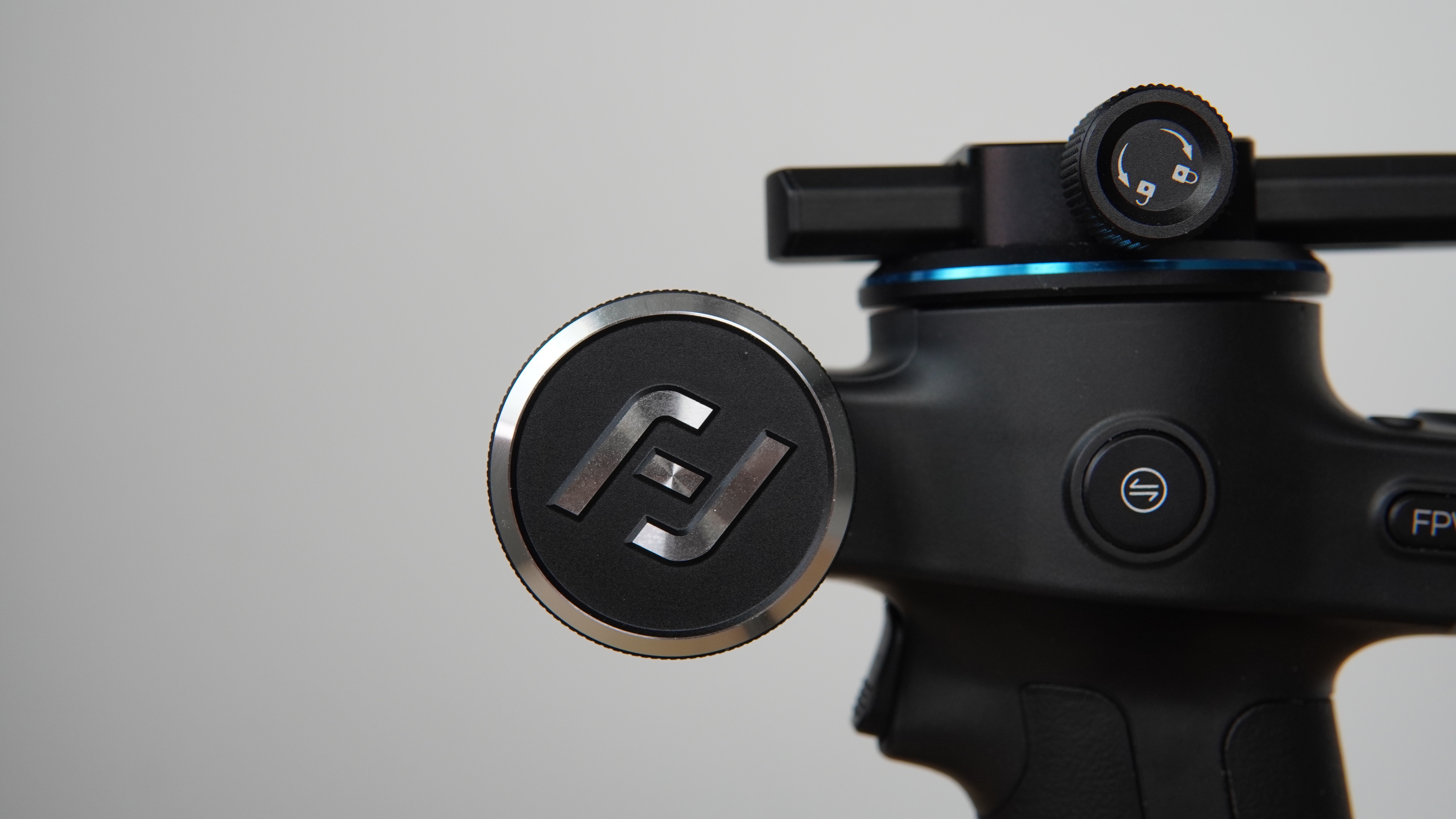 飞宇蝎子scorppro稳定器值得入手吗,飞宇scorpc稳定器和蝎子mini区别