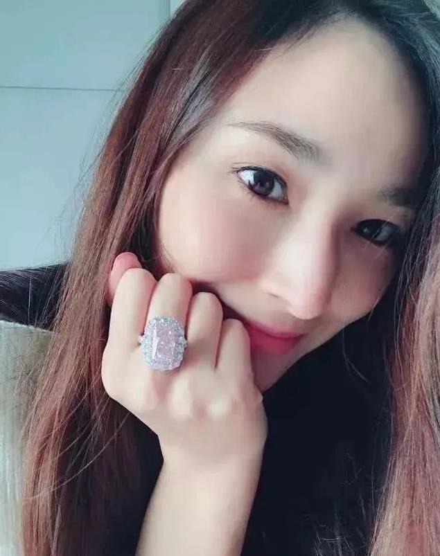 资源稀缺、身价涨不停，粉钻的人气到底有多高？