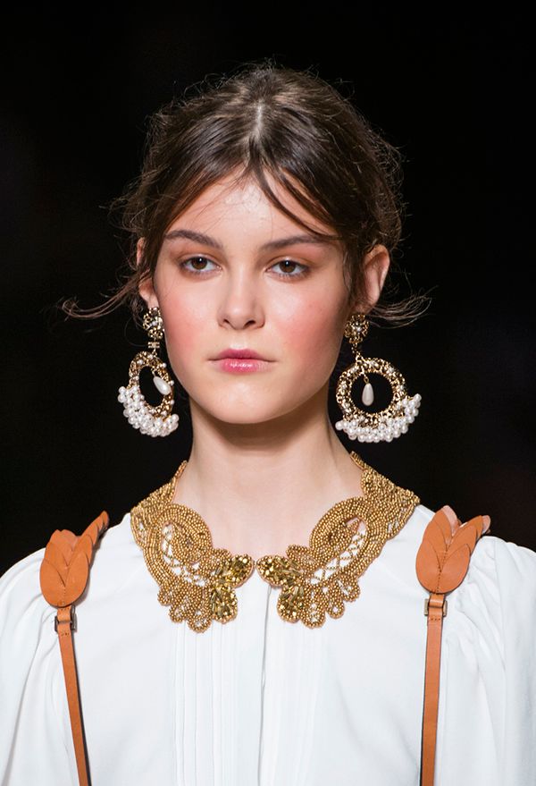 珍珠晶莹凝重,珍珠圆润光洁