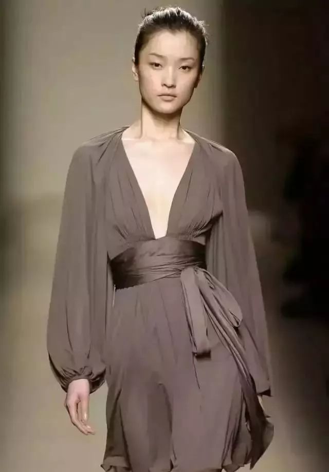 都说超模脸难欣赏，到底什么样的脸才算美？