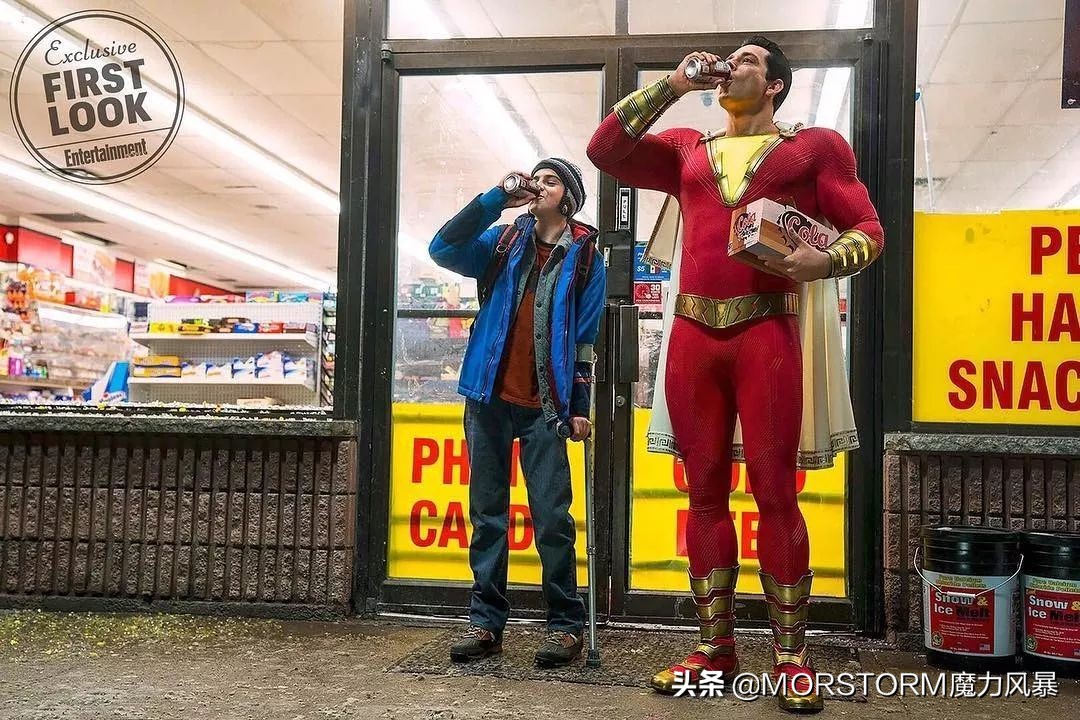 惊奇队长雷霆沙赞,沙赞vs惊奇队长