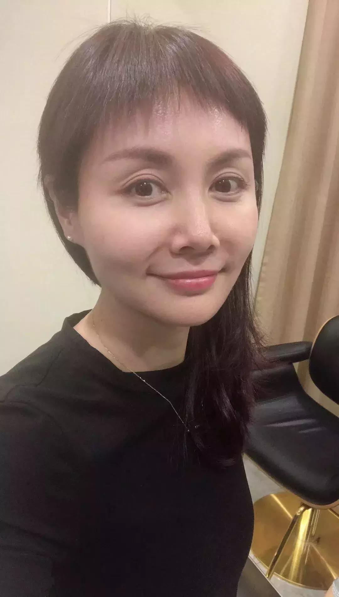 维多利亚贝克汉姆的发型,维多利亚贝克汉姆当年的时尚