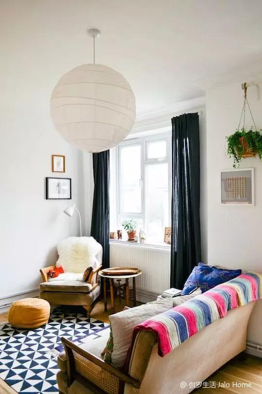 客厅可以有电视，但不该成为主角，它们可以摆成这样